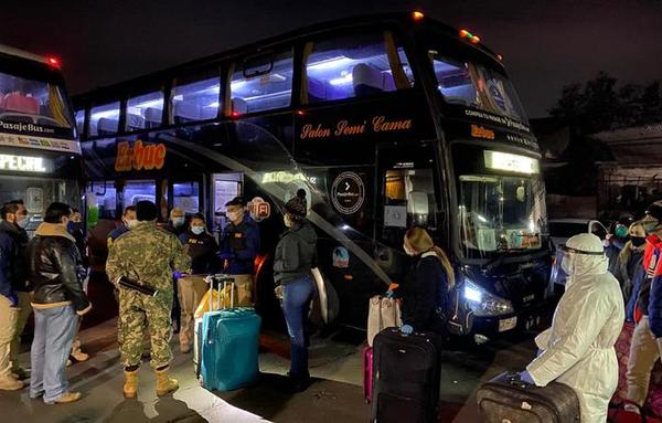 Hoy llegarán más compatriotas procedentes de Argentina y Chile