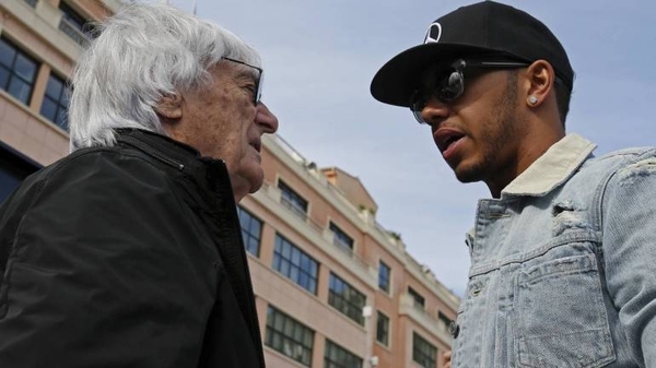 HOY / Hamilton, "decepcionado" con Ecclestone por sus comentarios sobre el racismo