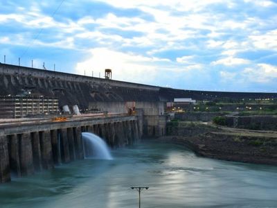 Itaipú realizó tercer depósito de aportes de empleados
