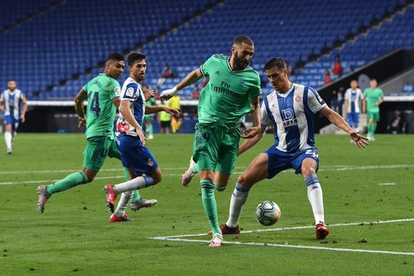 El taco de Benzema rememora una joya de Guti