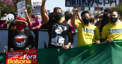 Crecen las protestas contra el presidente del Brasil