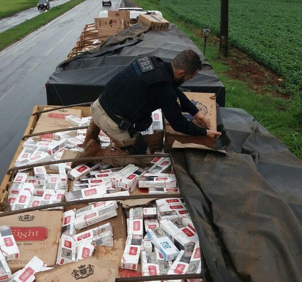 Cae 600 mil gruesas de CIGARRILLO PARAGUAYO llevado a través de PUERTOS CLANDESTINOS