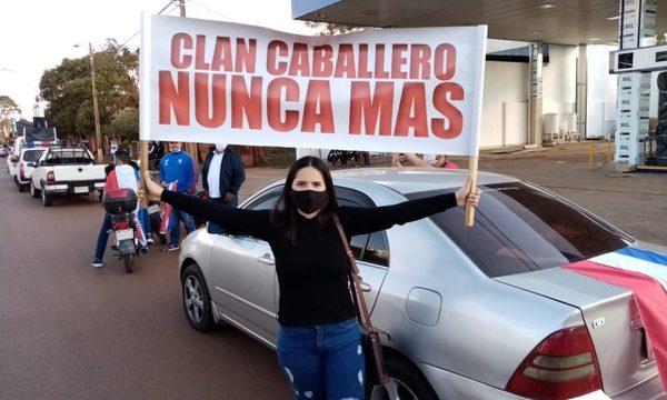 Mingueros salen a las calles para exigir un «BASTA» a los robos de Digno Caballero