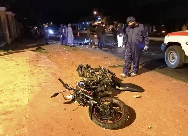 Motociclista murió tras ser embestido por auto, cuyo conductor huyó • Luque Noticias