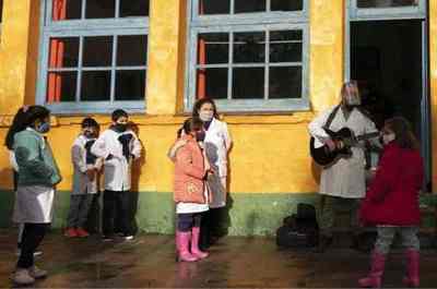 Con estrictos protocolos, Uruguay completa el retorno a clases - ADN Paraguayo