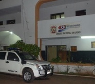 11 personas detenidas por organizar un partido de fútbol - Paraguay.com
