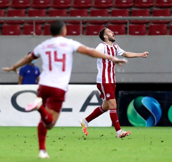 Olympiakos ganó al AEK Atenas y es campeón en Grecia