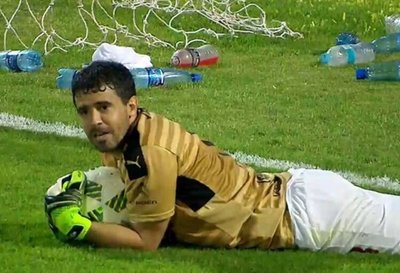 El show de los jugadores de campo que tuvieron que ir al arco