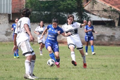 Suma y sigue: Fanny Godoy es transferida al fútbol español