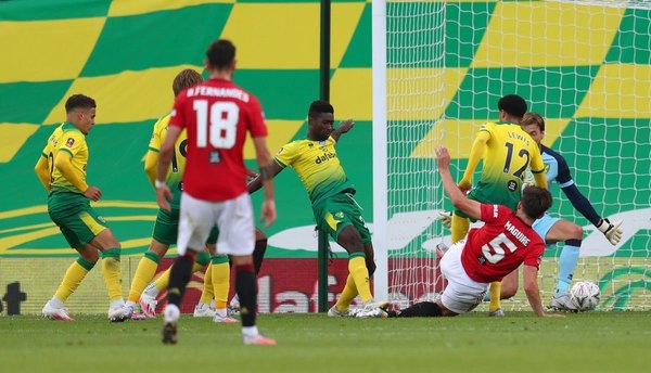 Manchester United sufrió para acceder a semifinales de la FA Cup