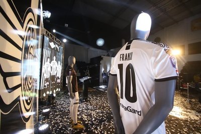 Libertad presentó sus nuevas camisetas