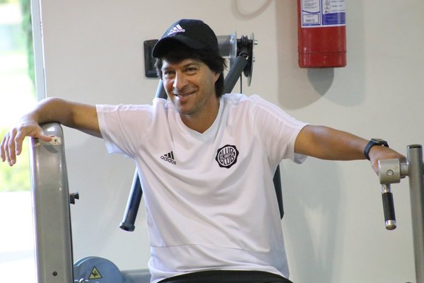 Garnero: 'Hubo ofertas de afuera, pero estoy muy cómodo en Olimpia'