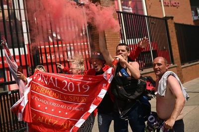 Klopp criticó a los hinchas que festejaron el título en multitud - Fútbol - ABC Color