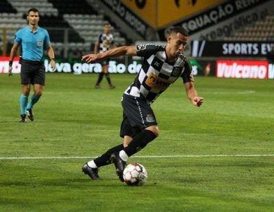 Fernando Cardozo nada pudo hacer para evitar la goleada del Boavista