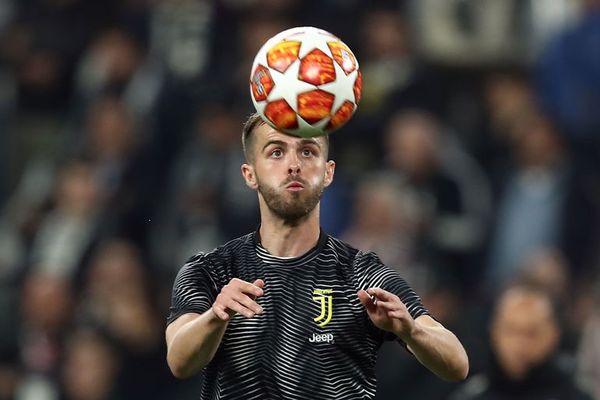 Barcelona ficha a Pjanic por 60 millones de euros - Fútbol - ABC Color