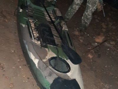 Incautan embarcación tipo kayak en el río Paraná, en Ciudad del Este