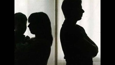 HOY / "La cuarentena se volvió una excusa perfecta para el padre irresponsable”