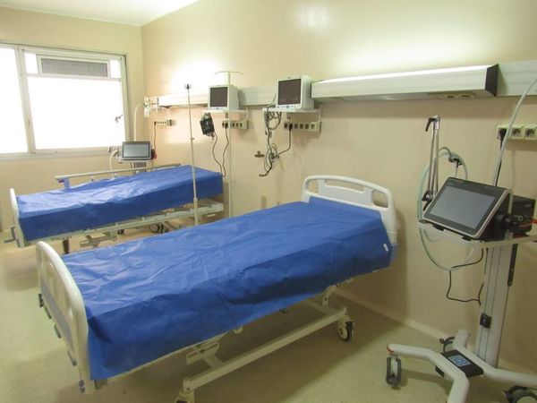 Cesárea de urgencia en plena unidad de cuidados intensivos del Hospital de Itauguá - Nacionales - ABC Color