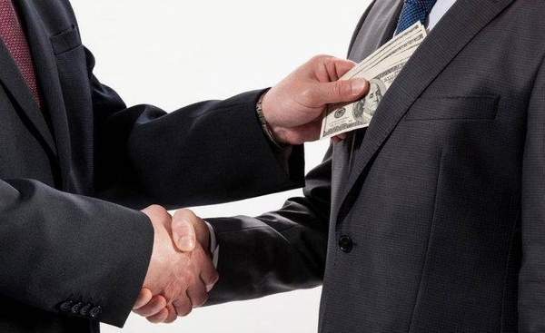 HOY / Proyecto "manos limpias": buscan inhabilitar a personas condenadas por corrupción para cargos electivos