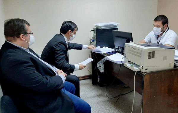 Ferreira recusa a la fiscala general y a los 16 adjuntos - Política - ABC Color