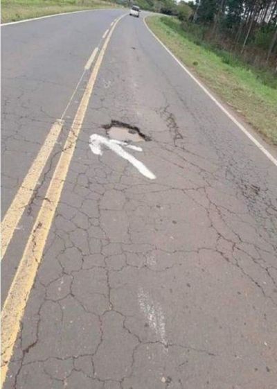 Marcan baches para evitar accidentes de tránsito en Independencia