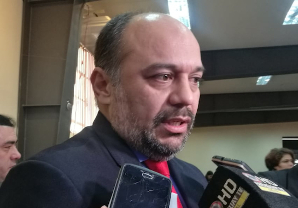'Hay que asumir que la confianza se resquebrajó', reconoce viceministro de Salud