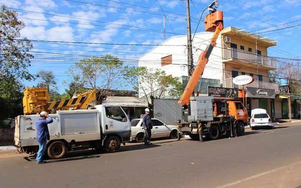 Reparan alumbrados públicos en Franco