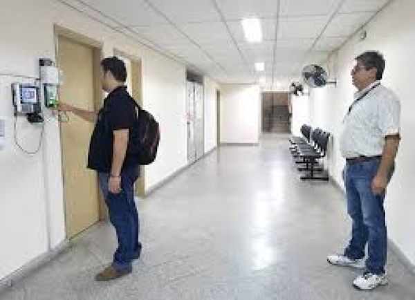 Infectólogos urgen cumplir con distanciamiento físico y medidas de higiene