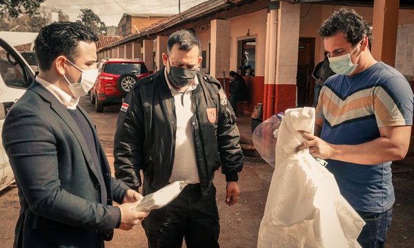 Shopping Paris hizo entrega de trajes de bioseguridad en la penitenciaría de CDE – Diario TNPRESS