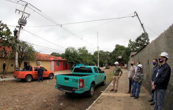 Ráfagas de viento dejan fuera de servicio a 23 líneas de media tensión