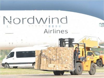 Covid-19: Avión carguero arriba con 25 toneladas de insumos médicos