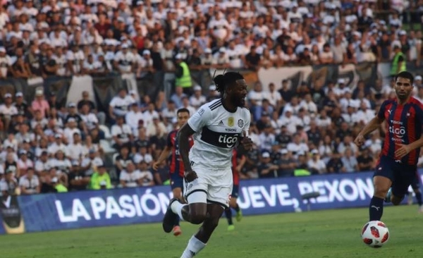 HOY / Olimpia rescindirá con Emmanuel Adebayor