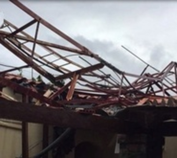Fuerte temporal causa destrozos en varias zonas del país - Paraguay.com