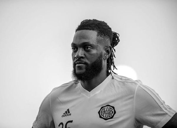 Acuerdo de palabra para rescindir con Adebayor - Olimpia - ABC Color