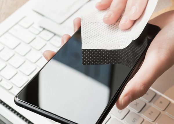 Consejos para mantener dispositivos móviles desinfectados
