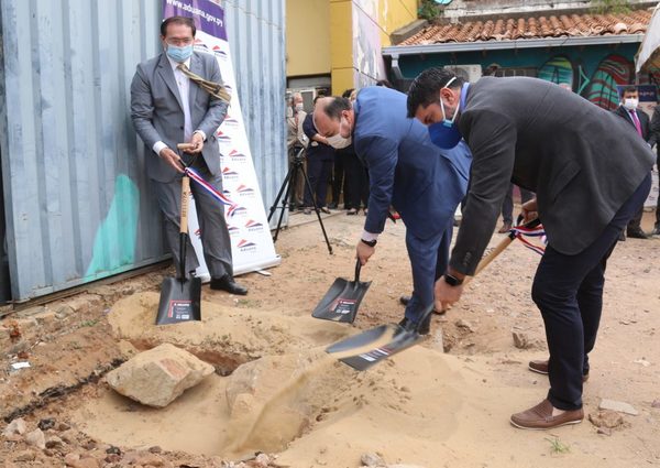 Aduanas inicia construcción de su nuevo edificio