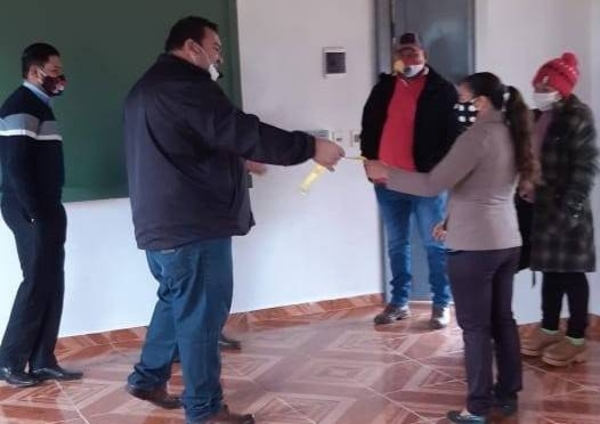 HOY / Arman árbol de contactos de intendente: hasta el viernes inauguró aulas