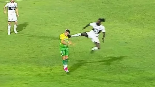 Olimpia rescindirá con Emmanuel Adebayor - Digital Misiones