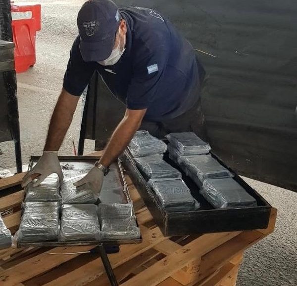 Incautan camiones frigoríficos que transportaban casi 300 kilos de cocaína con destino a Chile – Diario TNPRESS