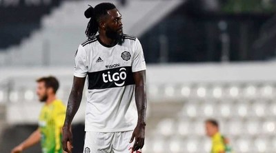 El club Olimpia romperá contrato con Emmanuel Adebayor