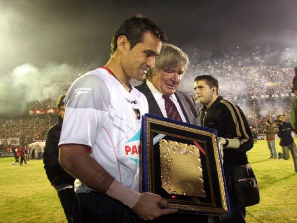 Newell's felicita a Justo Villar con sus "voladas inexplicables"