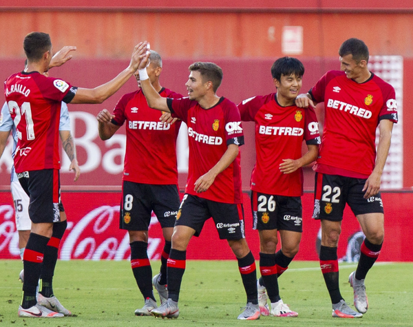 El Mallorca golea y sueña con la permanencia