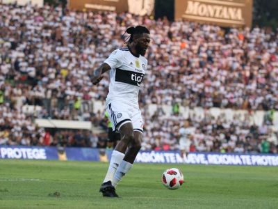 Caso cerrado: La novela de Adebayor llegó a su fin