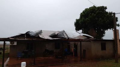 Temporal dejó destrozos en colonia Berthal - Nacionales - ABC Color