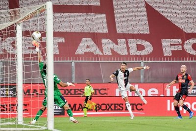 'Tonny' Sanabria jugó todo el segundo tiempo en la derrota del Genoa ante Juventus