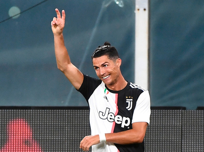 Tonny Sanabria sufre la fuerza de CR7 y su Juventus
