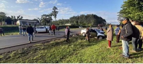 Tres fallecidos en choque de dos automóviles en Santa Rosa del Mbutuy