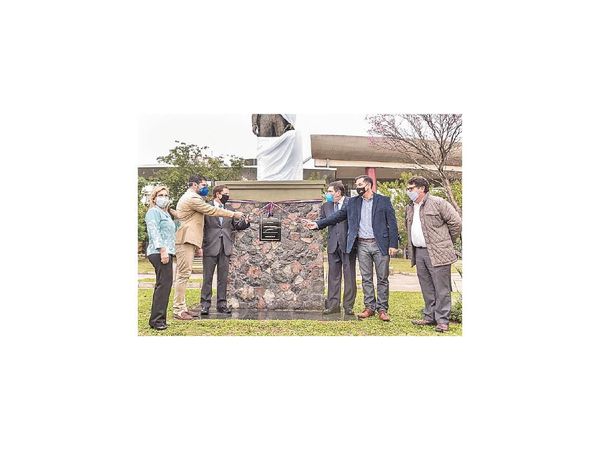 Llano inaugura plaza Eligio Ayala y deja hoy presidencia