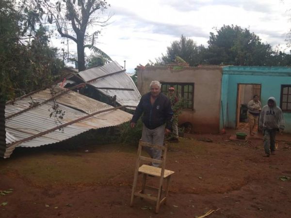 Tormenta golpea con fuerza varios departamentos y causa destrozos