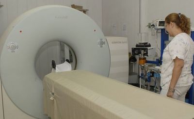 Pacientes denuncian que hay déficit de tomografías - Locales - ABC Color